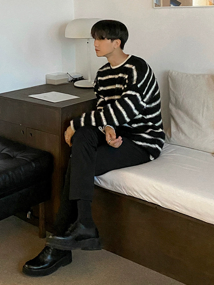 S8 No. 428 Black Striped Sweatshirt