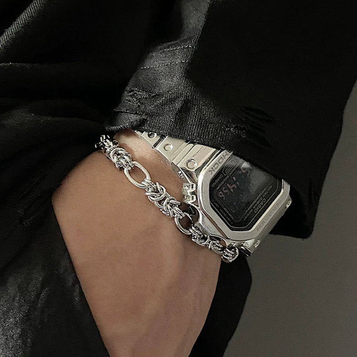 S8 No. 604 Wire Knot Bracelet