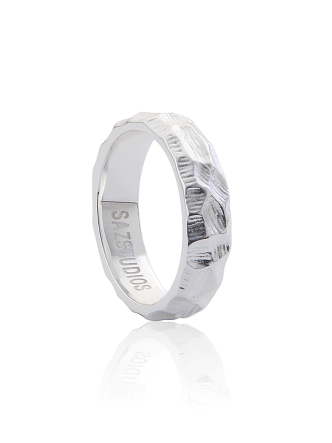 S8 No. 609 Hammered Ring