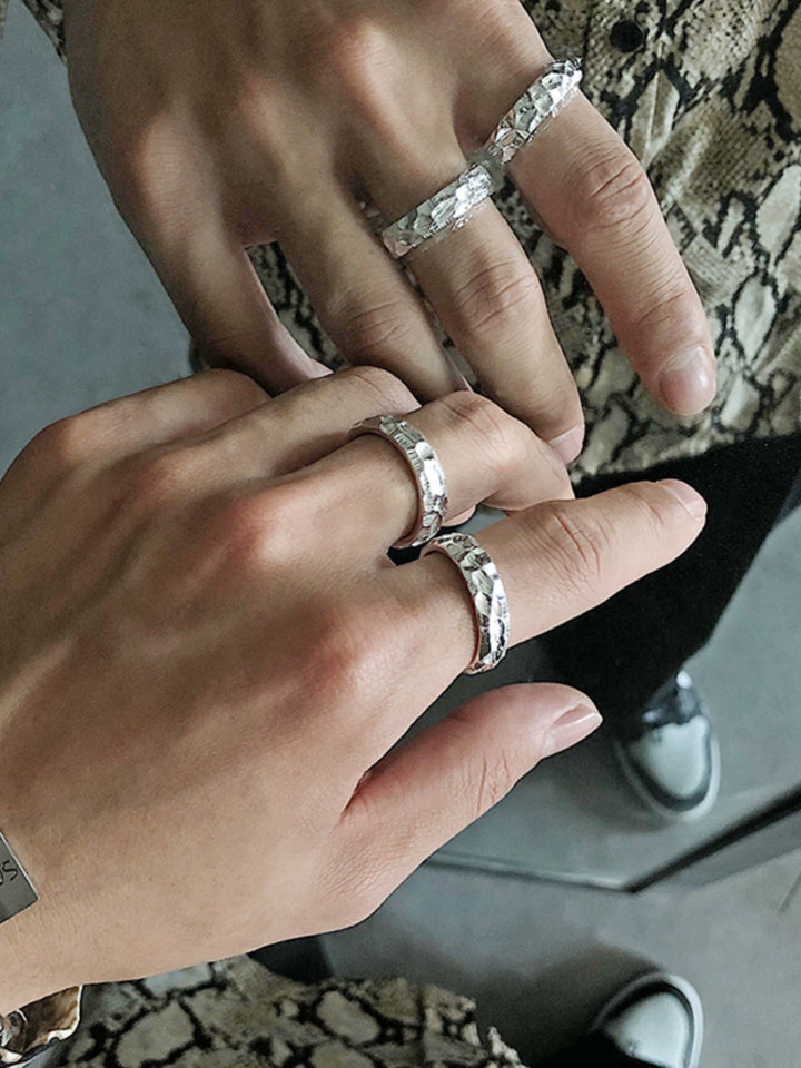 S8 No. 609 Hammered Ring