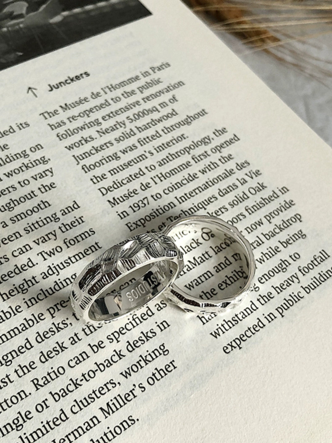 S8 No. 609 Hammered Ring