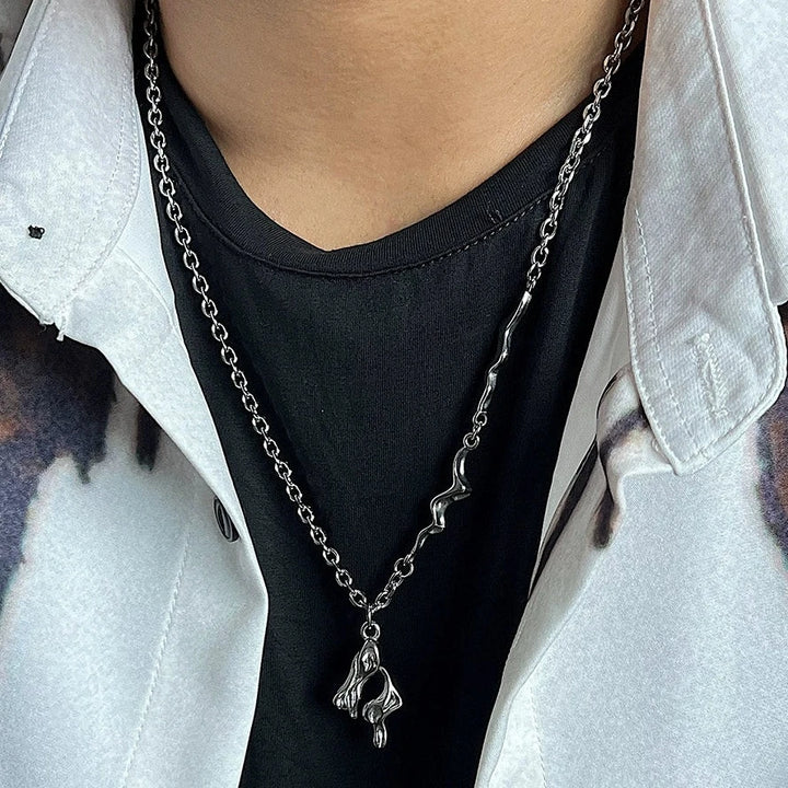 S8 No. 319 Silver Drip Necklace