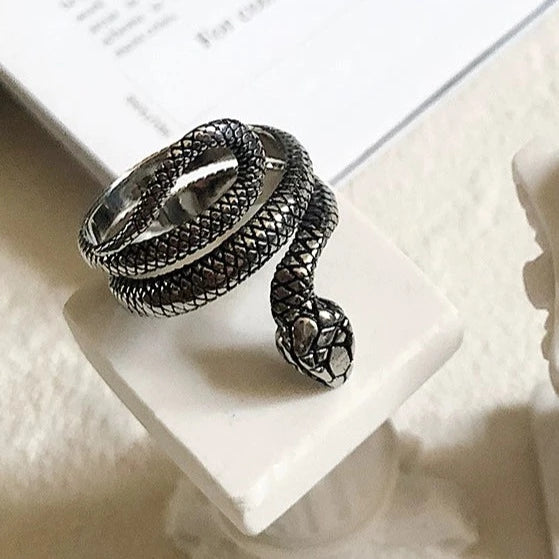 S8 No. 266 Snake Ring