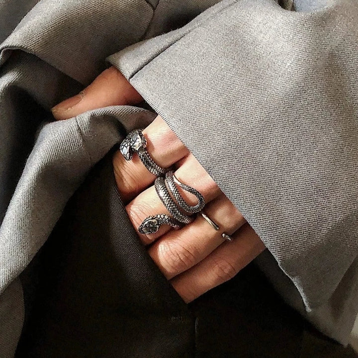 S8 No. 266 Snake Ring